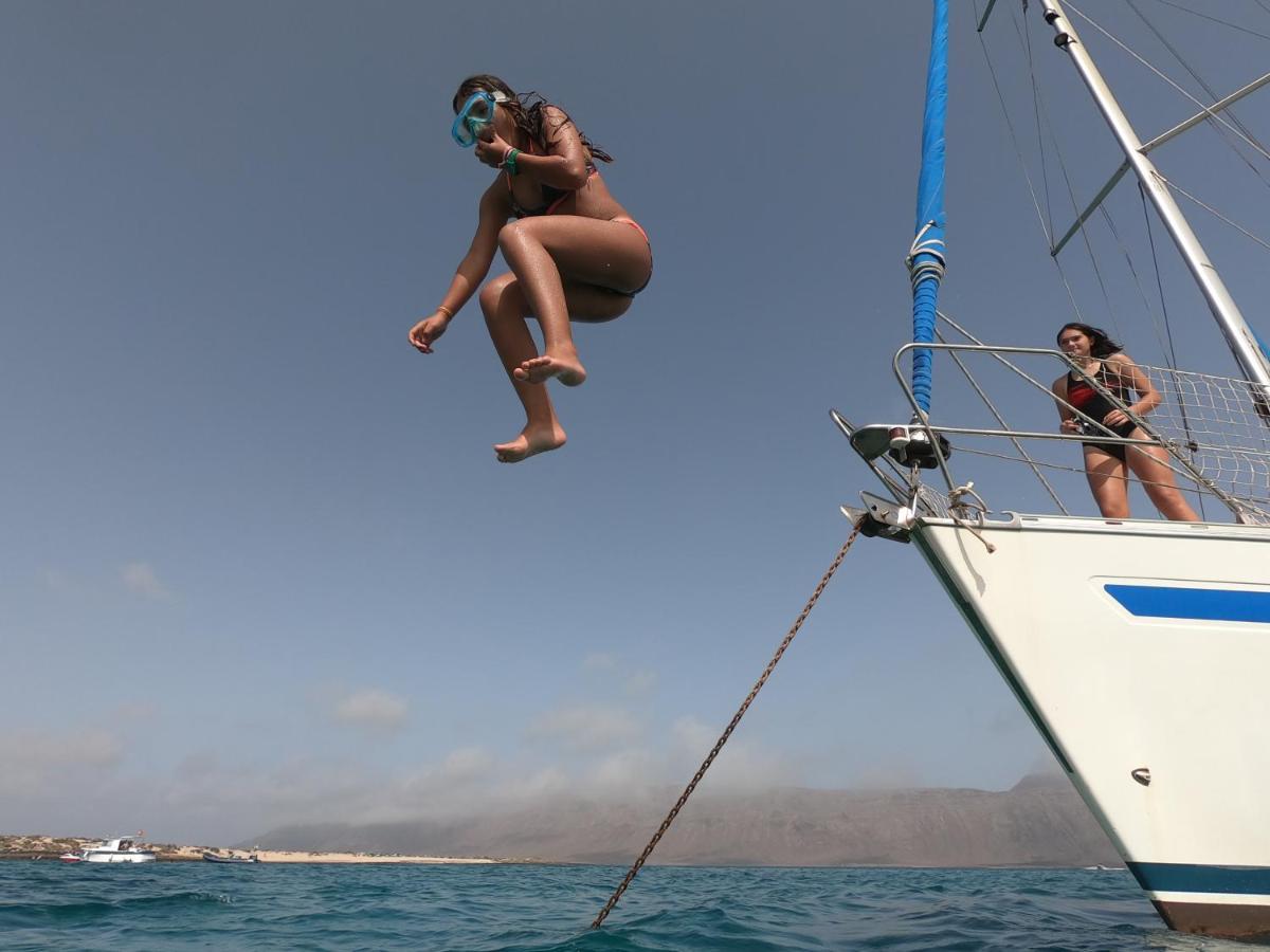 Hotel Magnifico Barco En La Graciosa Caleta de Sebo Exterior foto