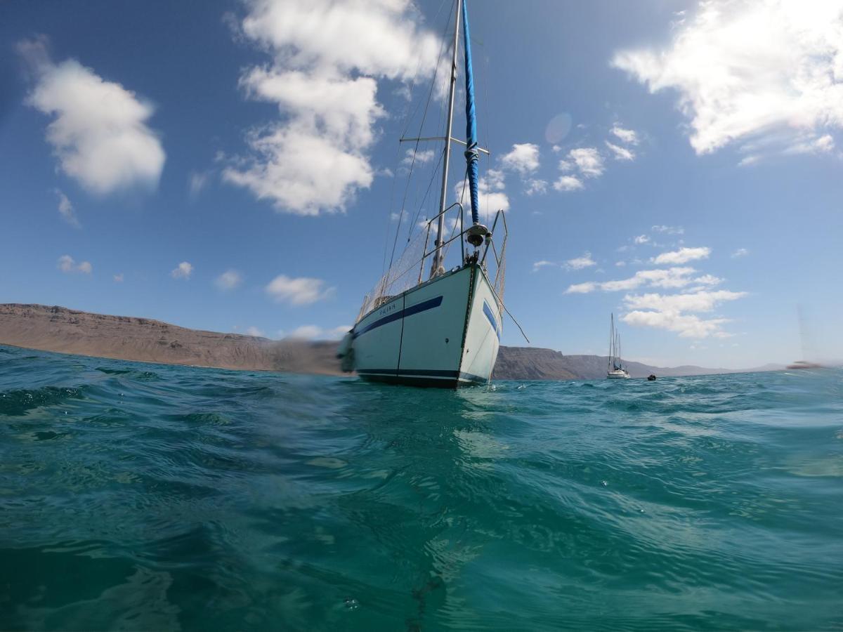Hotel Magnifico Barco En La Graciosa Caleta de Sebo Exterior foto