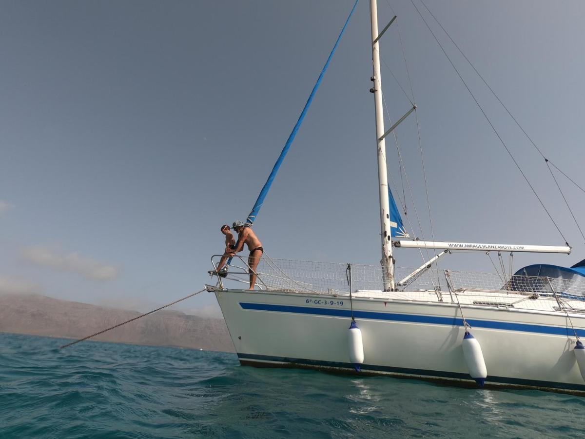 Hotel Magnifico Barco En La Graciosa Caleta de Sebo Exterior foto